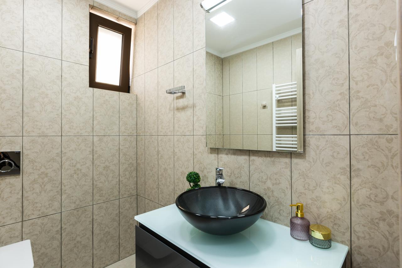 Eudora Luxury Stone Villa อัลมีรีดา ภายนอก รูปภาพ