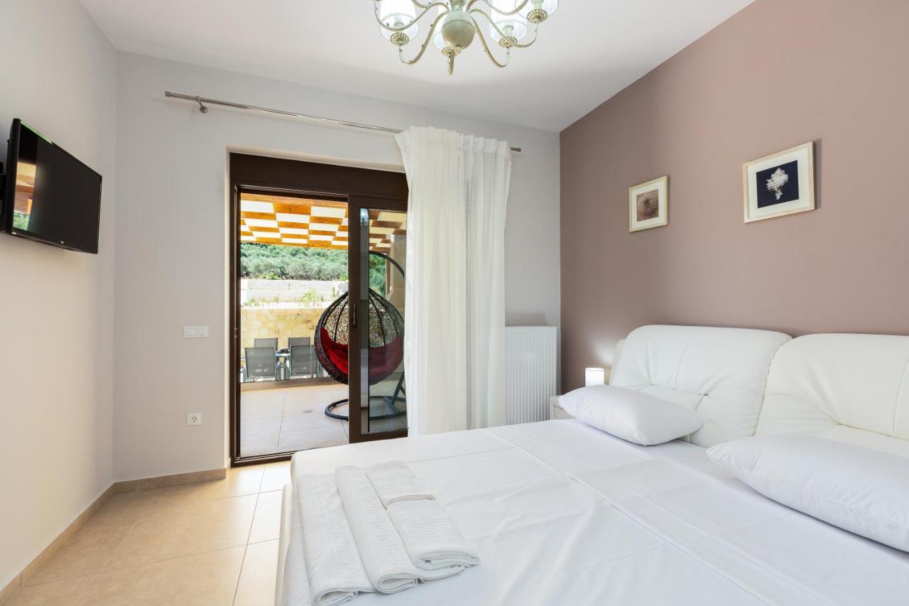 Eudora Luxury Stone Villa อัลมีรีดา ภายนอก รูปภาพ