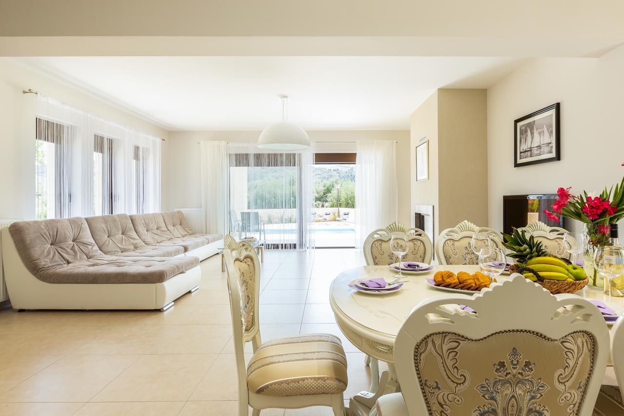 Eudora Luxury Stone Villa อัลมีรีดา ภายนอก รูปภาพ