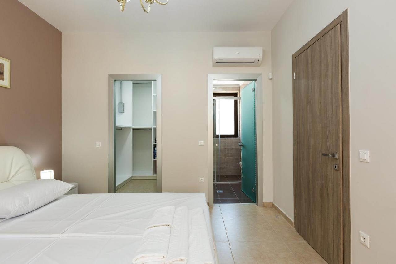 Eudora Luxury Stone Villa อัลมีรีดา ภายนอก รูปภาพ