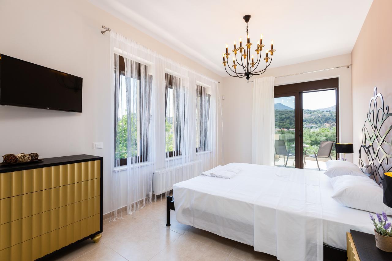 Eudora Luxury Stone Villa อัลมีรีดา ภายนอก รูปภาพ