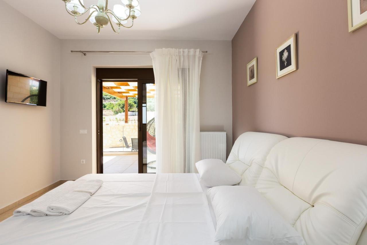 Eudora Luxury Stone Villa อัลมีรีดา ภายนอก รูปภาพ