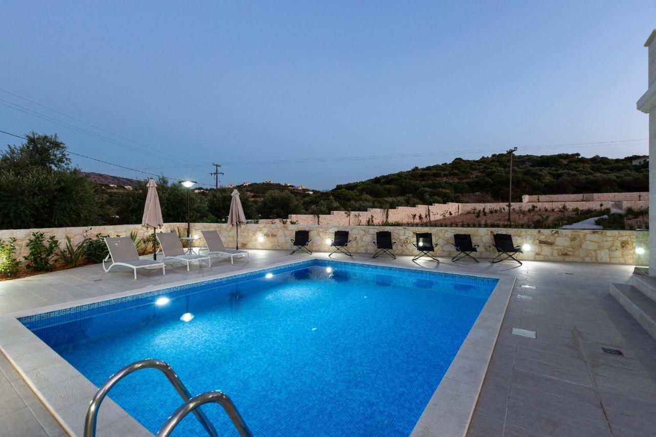 Eudora Luxury Stone Villa อัลมีรีดา ภายนอก รูปภาพ