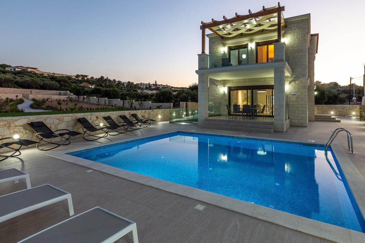 Eudora Luxury Stone Villa อัลมีรีดา ภายนอก รูปภาพ