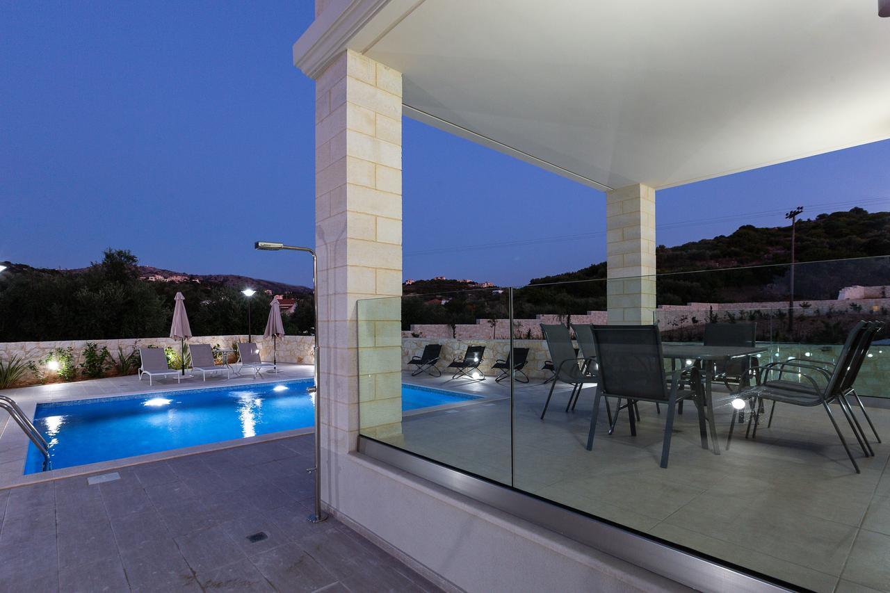 Eudora Luxury Stone Villa อัลมีรีดา ภายนอก รูปภาพ
